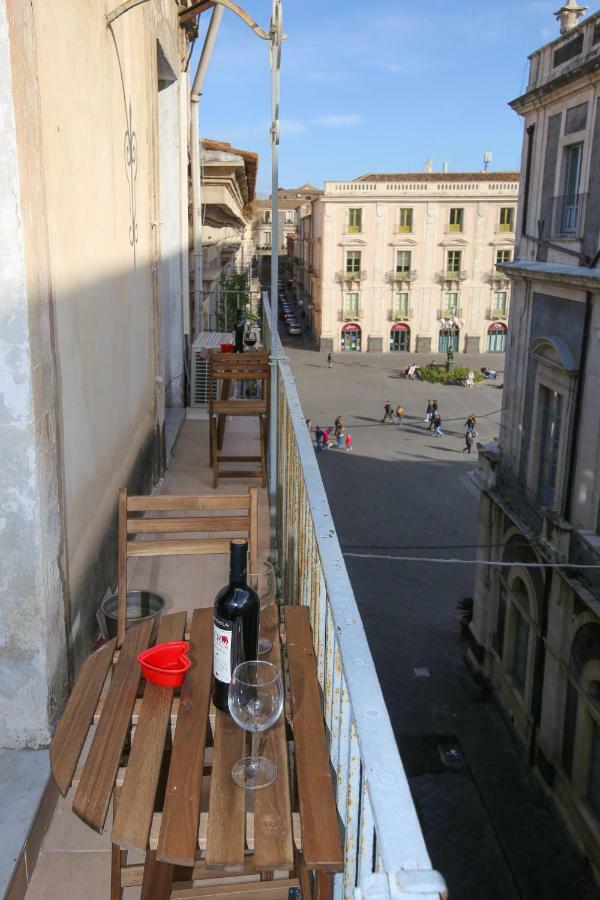 Sicily Wonderful Piazza Universita' Villa Catania Exterior foto