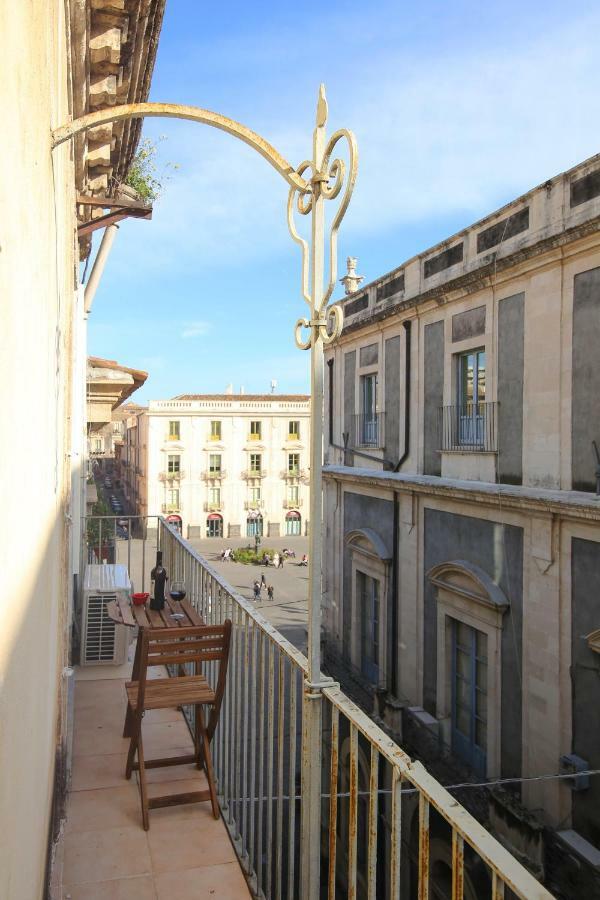 Sicily Wonderful Piazza Universita' Villa Catania Exterior foto